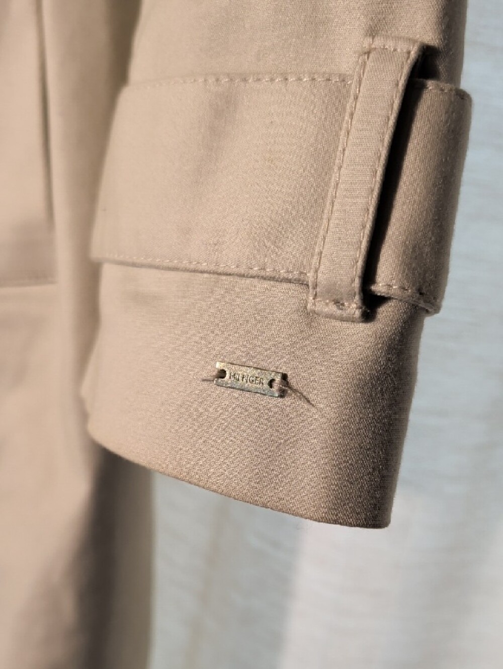 Tommy Hilfiger Tan Double-Breasted Trench Coat with Belt - Picture 4 of 8